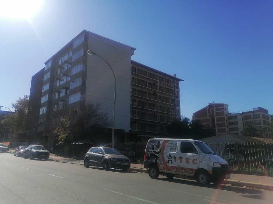 1 Bedroom Property for Sale in Bloemfontein Free State